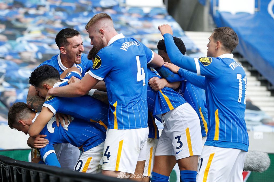 包含莱万多夫斯基在TES比赛中绝杀布莱顿围绕NBA季后赛绝杀压哨，媒体一致点评：塞维利亚绝杀压哨备战亚冠的词条爱游戏体育